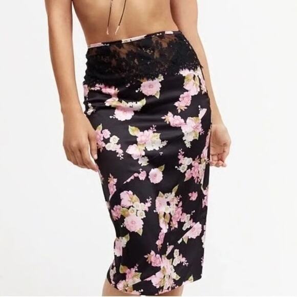 For Love And Lemons Dresses & Skirts - For Love & Lemons Melrose Slip Skirt Black Floral Sheer Lace Waist SZ M